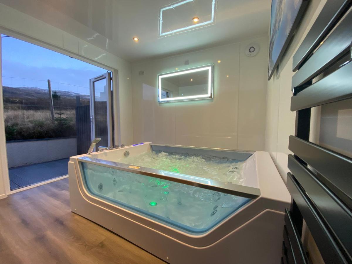 Highland Stays - Ben View Room & Jacuzzi Bath فورت ويليام المظهر الخارجي الصورة
